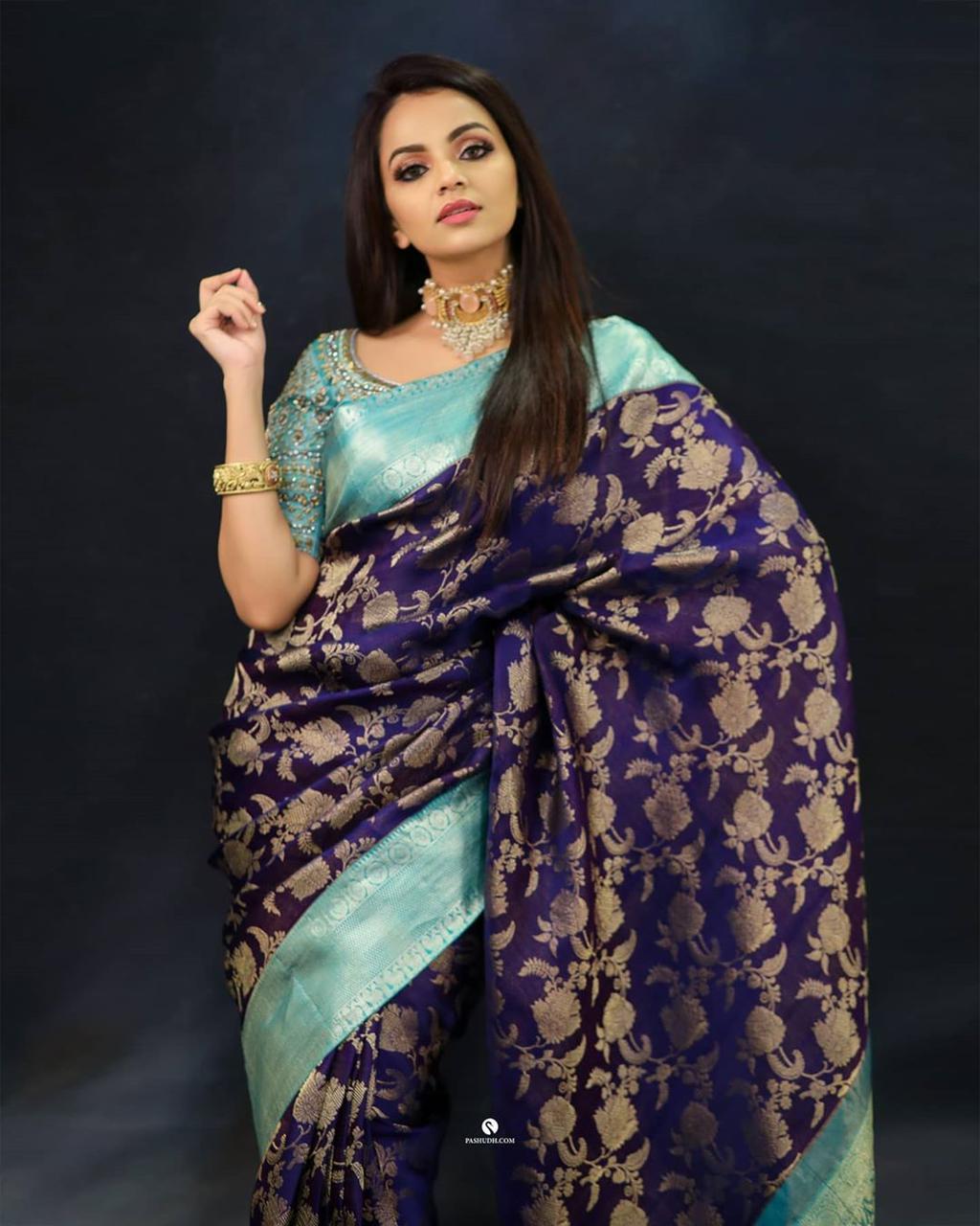 Resplendent Blue Soft Silk Saree With Exquisite Blouse Piece