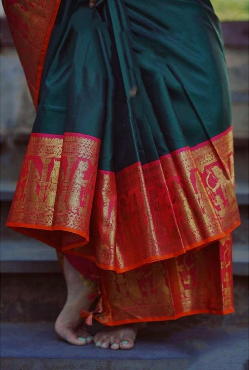 Proficient Green Soft Silk Saree With Resplendent Blouse Piece