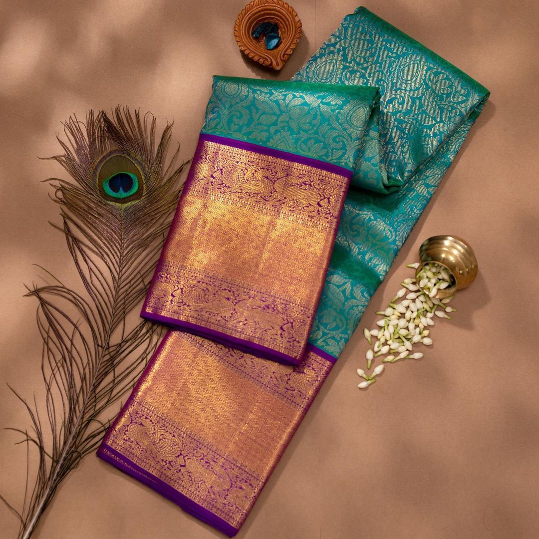 Winsome Rama Soft Silk Saree With Piquant Blouse Piece