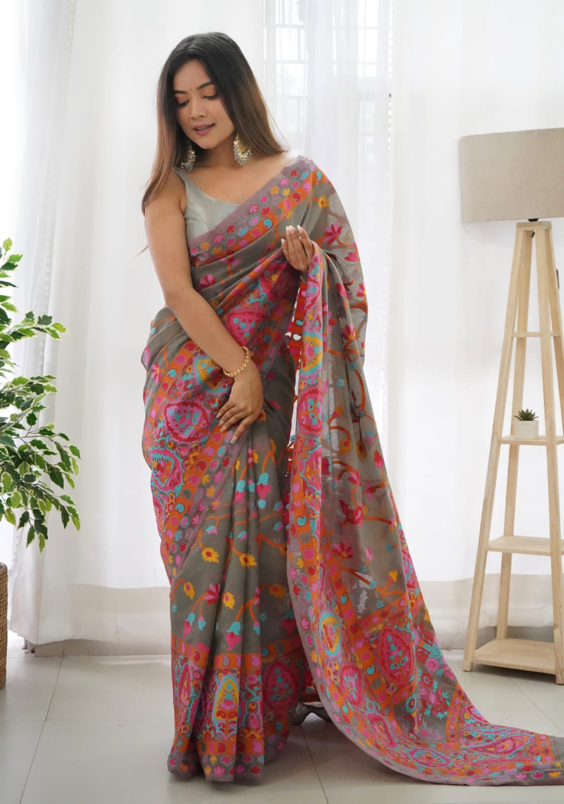 Pretty Grey Pashmina saree With Nectarous Blouse Piece