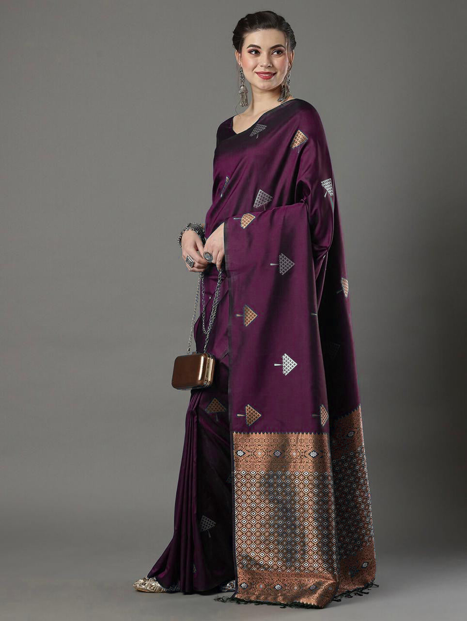 Exemplary Wine Soft Silk Saree With Seraphic Blouse Piece