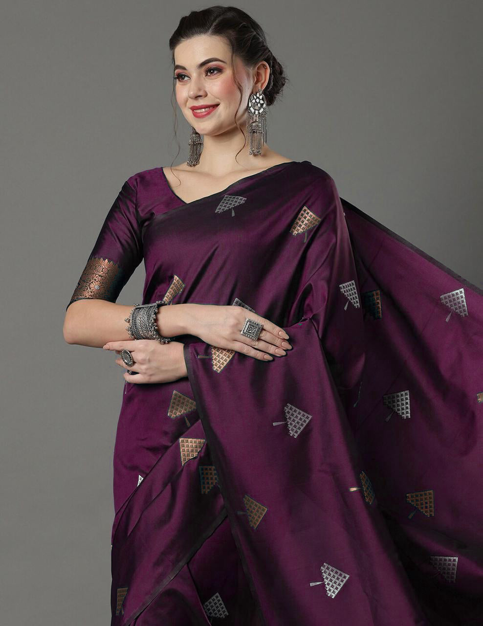 Exemplary Wine Soft Silk Saree With Seraphic Blouse Piece