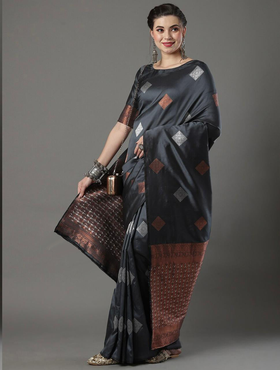 Alluring Grey Soft Silk Saree With Ravishing Blouse Piece