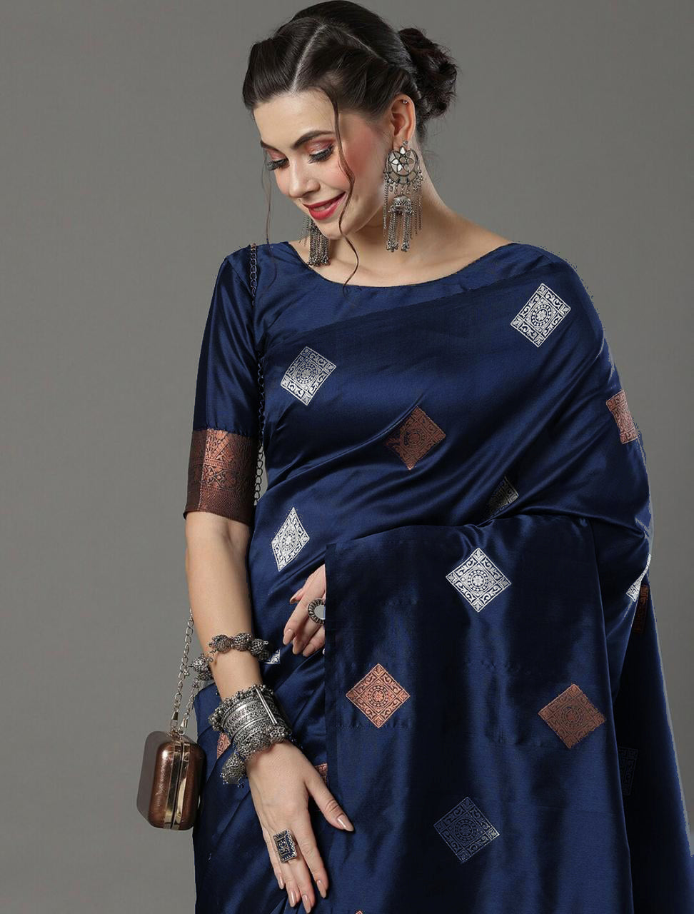 Enchanting Navy Blue Soft Silk Saree With Beguiling Blouse Piece