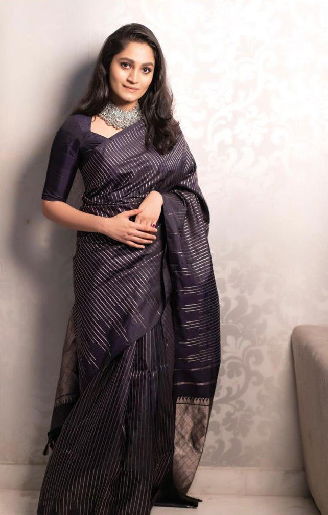 Prodigal Black Soft Silk Saree With Beguiling Blouse Piece