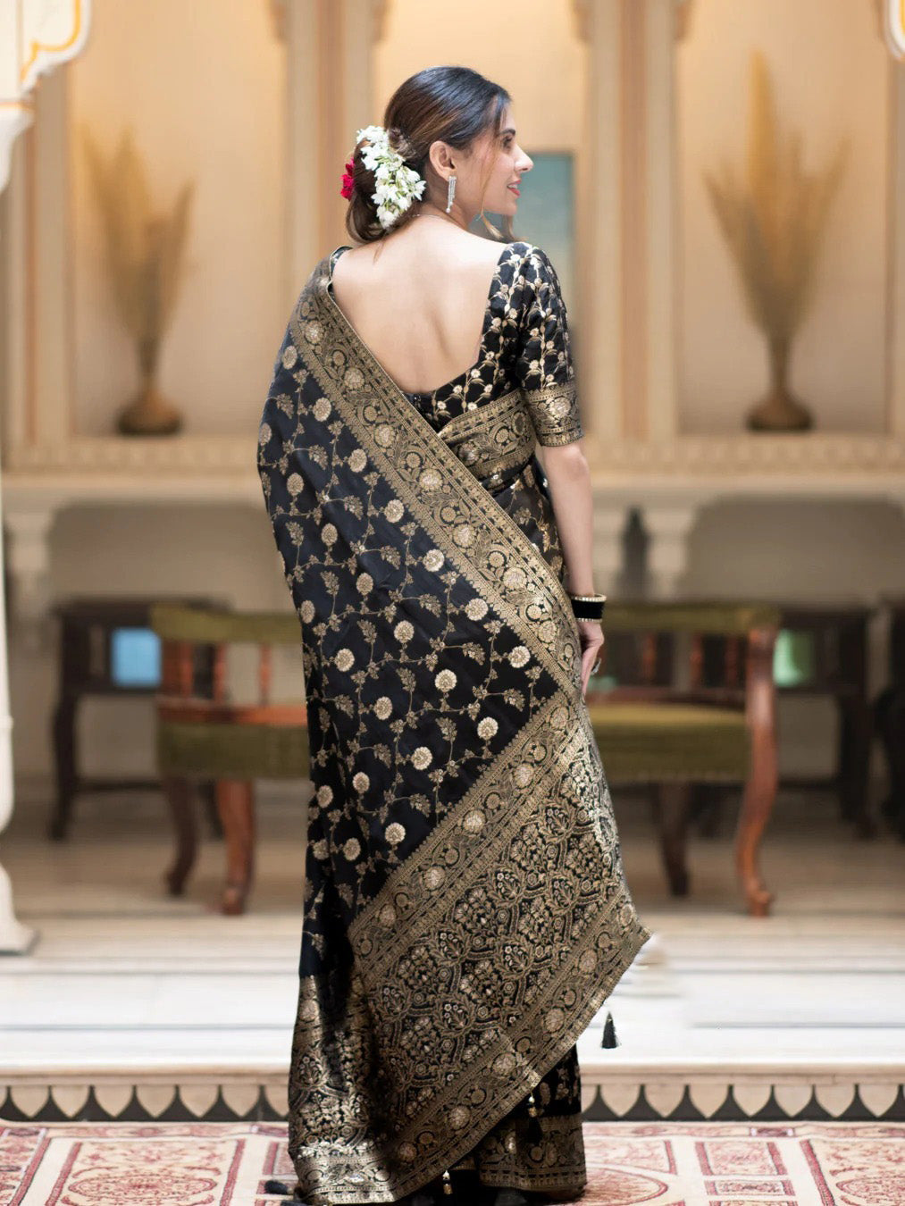 Alluring Black Soft Silk Saree With Amazing Blouse Piece