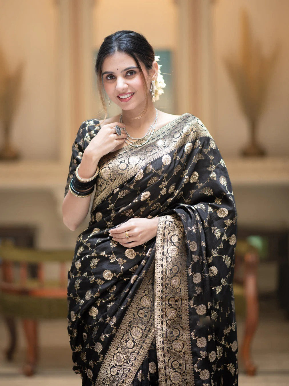 Alluring Black Soft Silk Saree With Amazing Blouse Piece