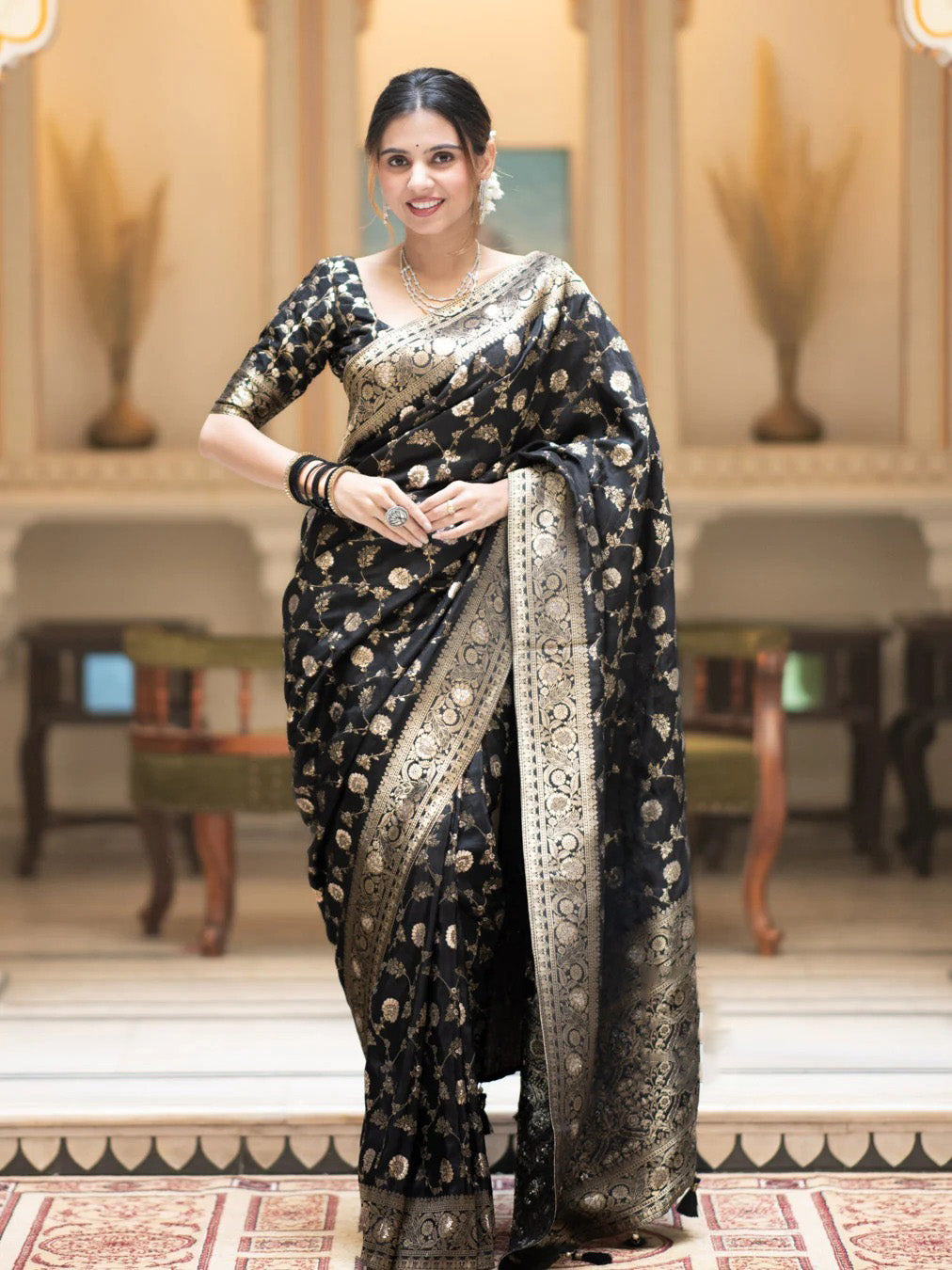 Alluring Black Soft Silk Saree With Amazing Blouse Piece