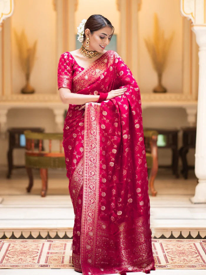 Arresting Dark Pink Soft Silk Saree With Desultory Blouse Piece