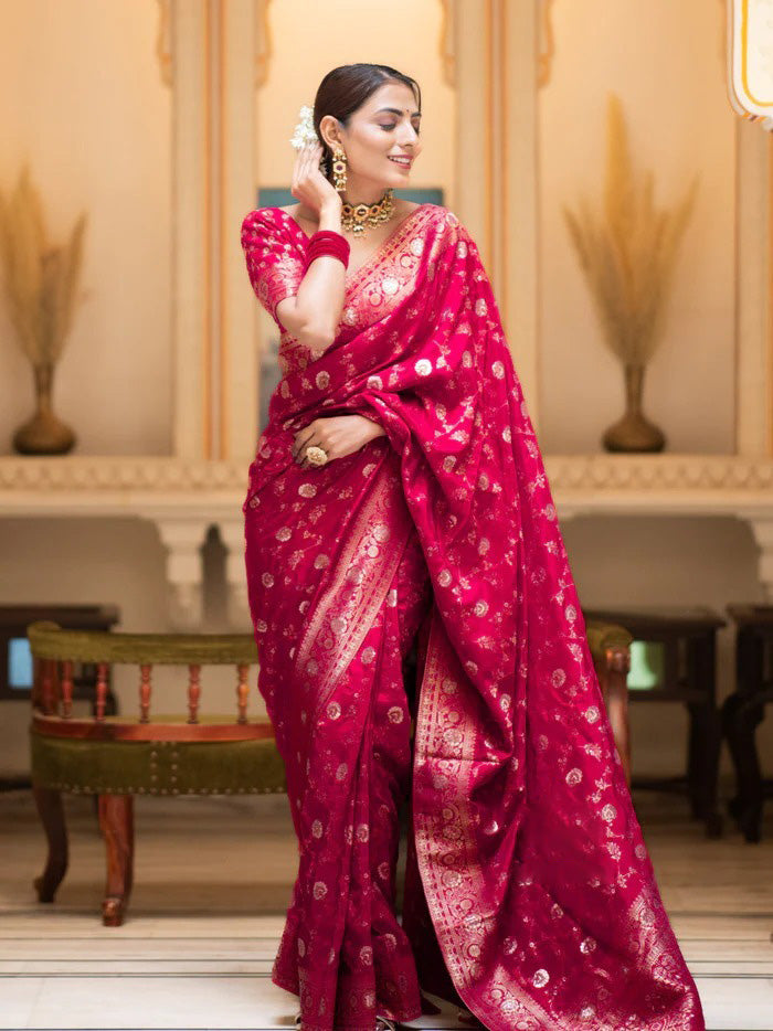 Arresting Dark Pink Soft Silk Saree With Desultory Blouse Piece