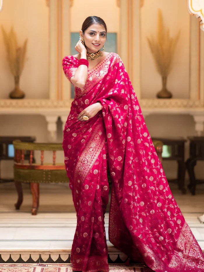 Arresting Dark Pink Soft Silk Saree With Desultory Blouse Piece