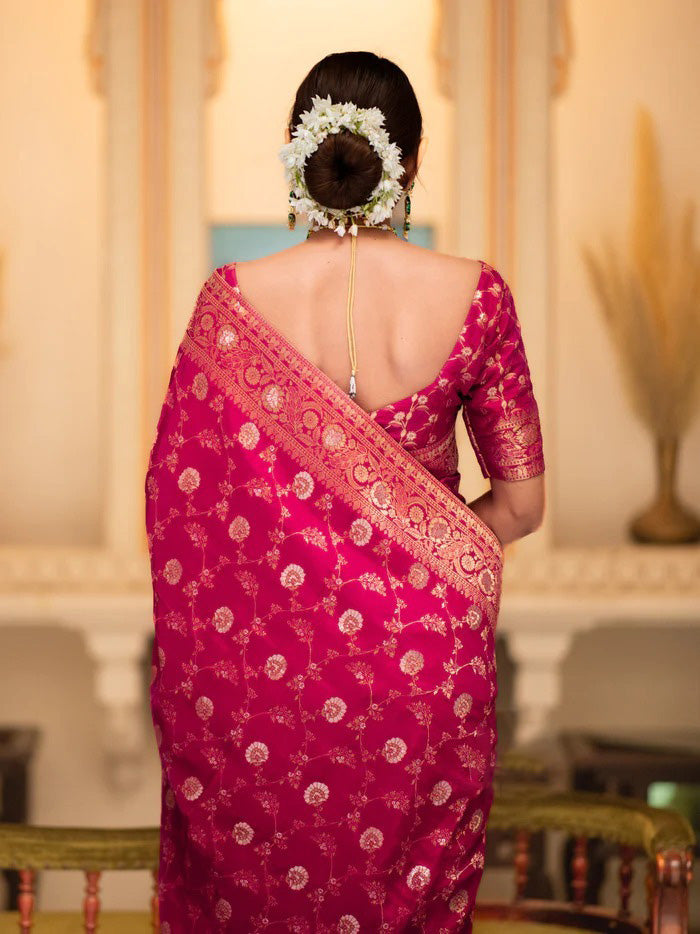 Arresting Dark Pink Soft Silk Saree With Desultory Blouse Piece