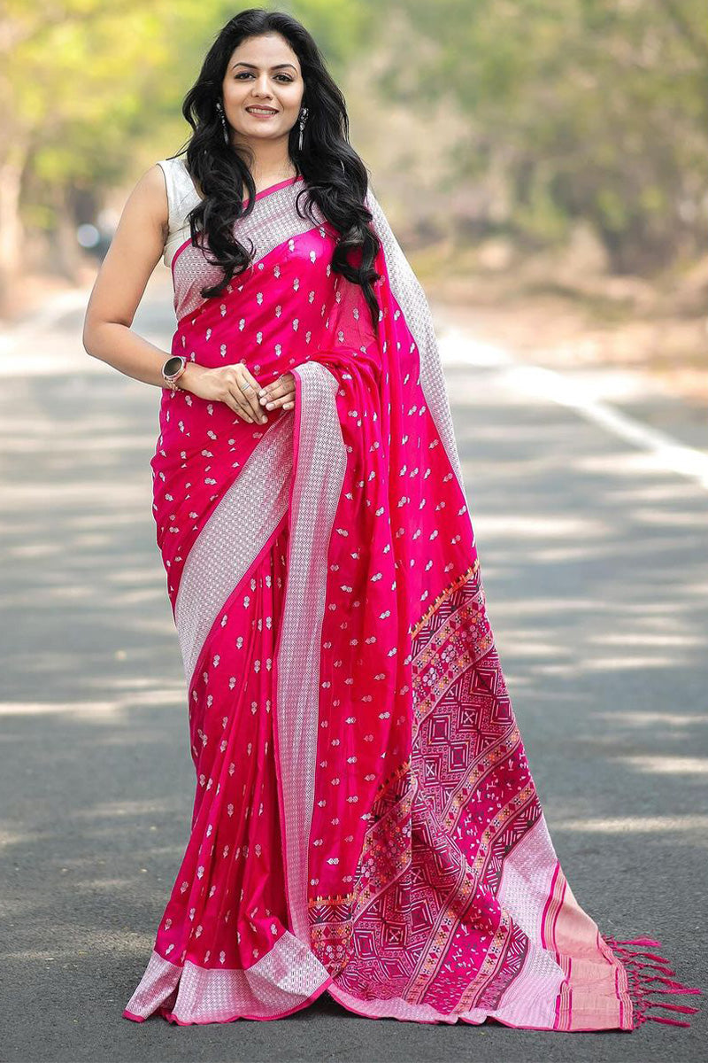 Adorning Dark Pink Cotton Silk Saree With Prettiest Blouse Piece