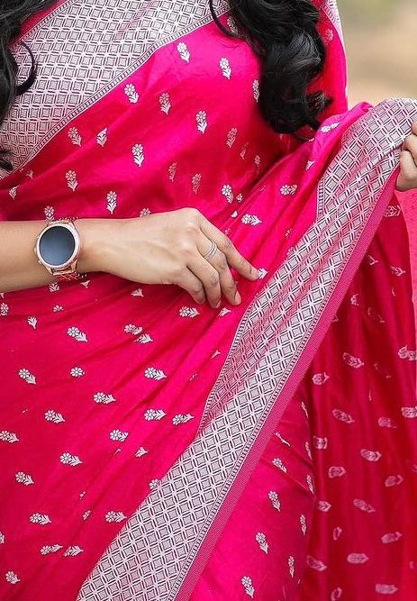 Adorning Dark Pink Cotton Silk Saree With Prettiest Blouse Piece