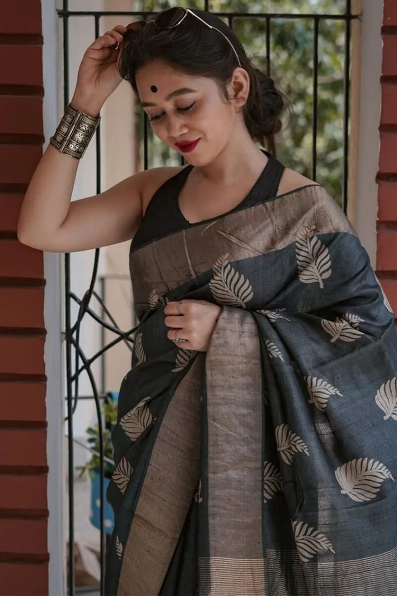 Breathtaking Black Linen Silk Saree With Traditional Blouse Piece