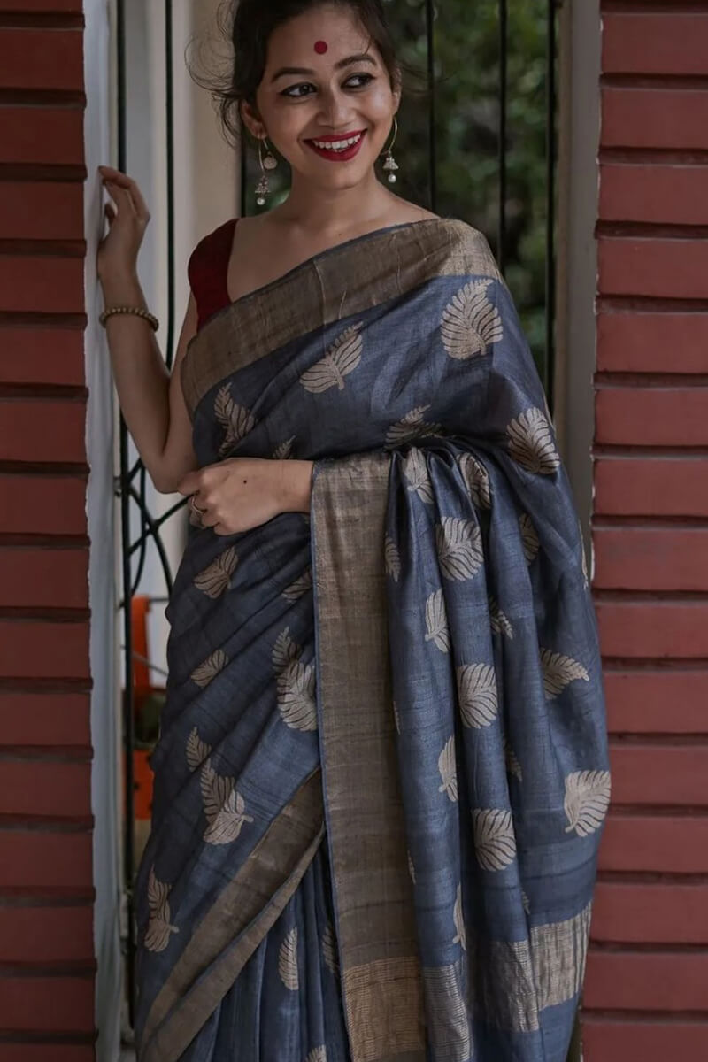 Blooming Grey Linen Silk Saree With Super classy Blouse Piece