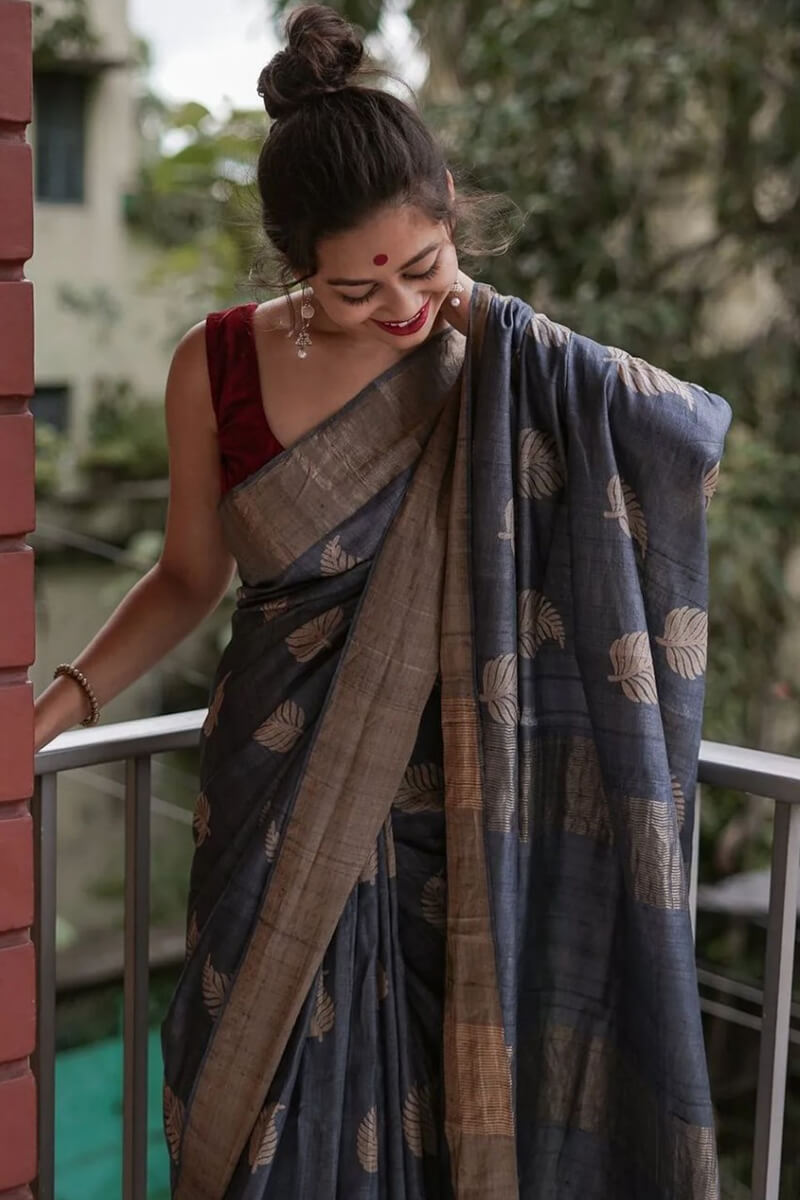 Blooming Grey Linen Silk Saree With Super classy Blouse Piece