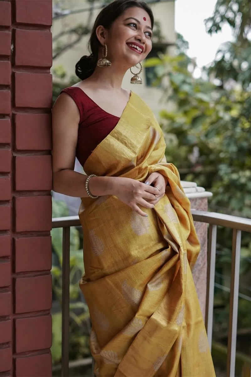 Appealing Mustard Linen Silk Saree With Exquisite Blouse Piece