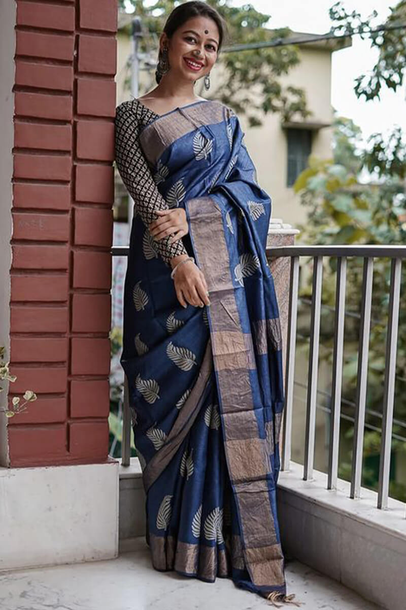 Effulgent Navy Blue Linen Silk Saree With Attractive Blouse Piece