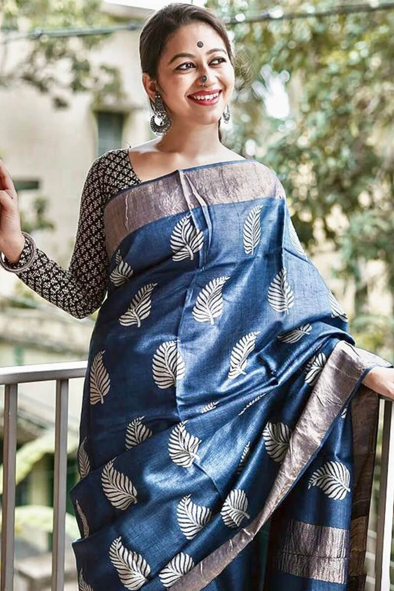 Effulgent Navy Blue Linen Silk Saree With Attractive Blouse Piece