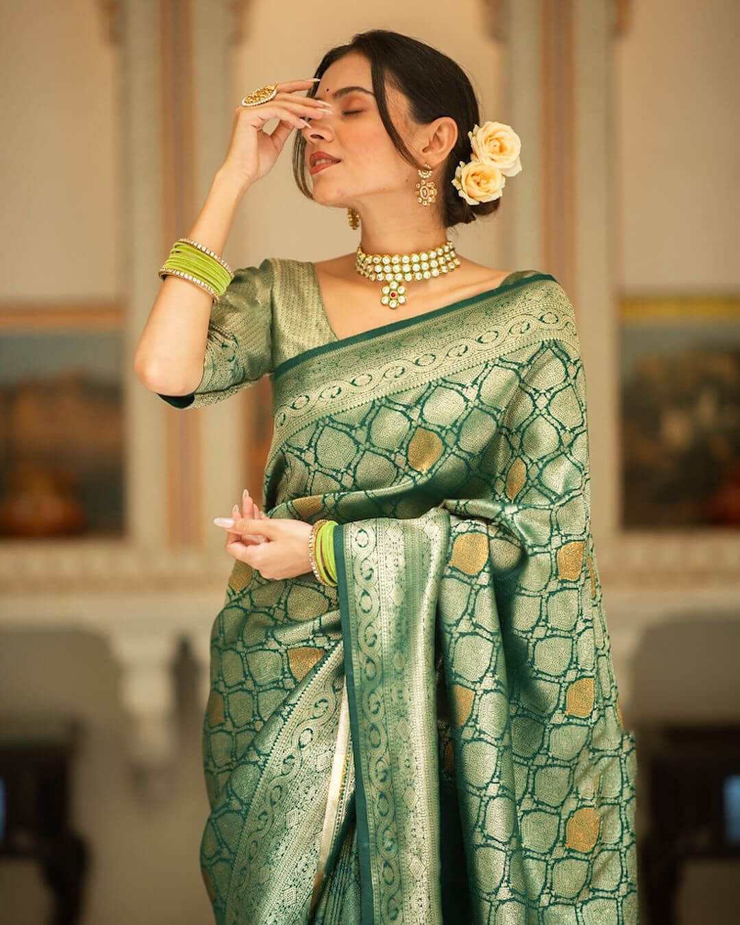 Beautiful Green Soft Silk Saree With Twirling Blouse Piece