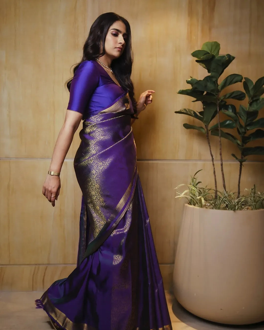 Ratatouille Royal Blue Soft Silk Saree With Vestigial Blouse Piece