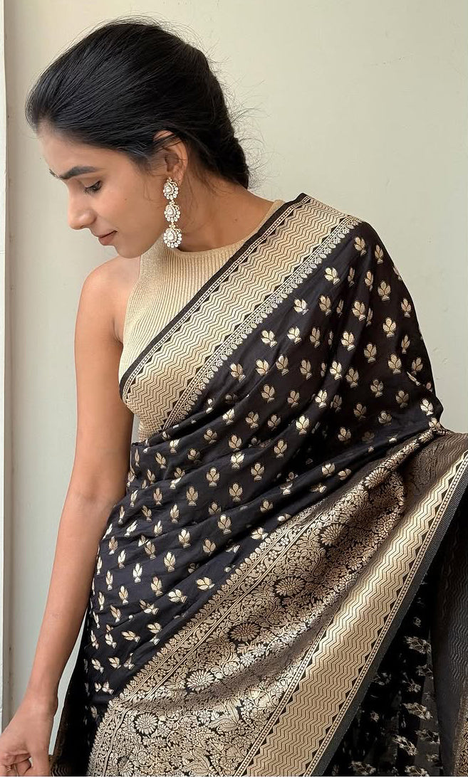 Serendipity Black Soft Silk Saree With Magnetic Blouse Piece