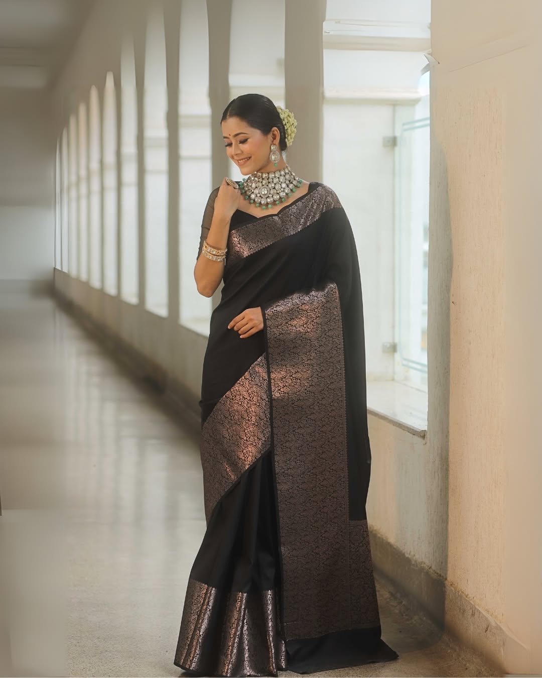 Beauteous Black Soft Silk Saree With Twirling Blouse Piece