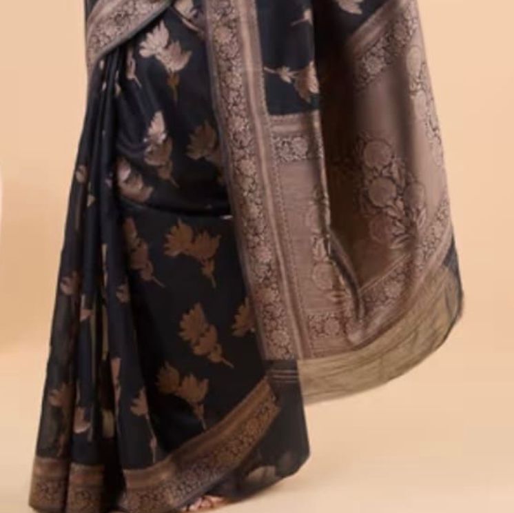 Wonderful Black Soft Silk Saree With Smart Blouse Piece