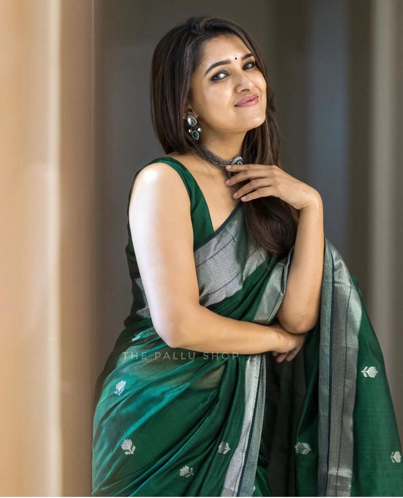 Scrumptious Green Cotton Silk Saree With Quixotic Blouse Piece