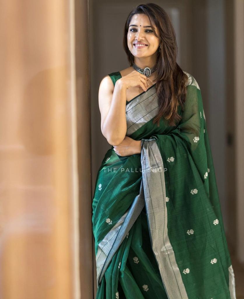 Scrumptious Green Cotton Silk Saree With Quixotic Blouse Piece