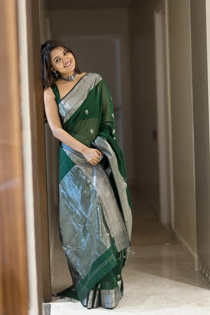 Scrumptious Green Cotton Silk Saree With Quixotic Blouse Piece