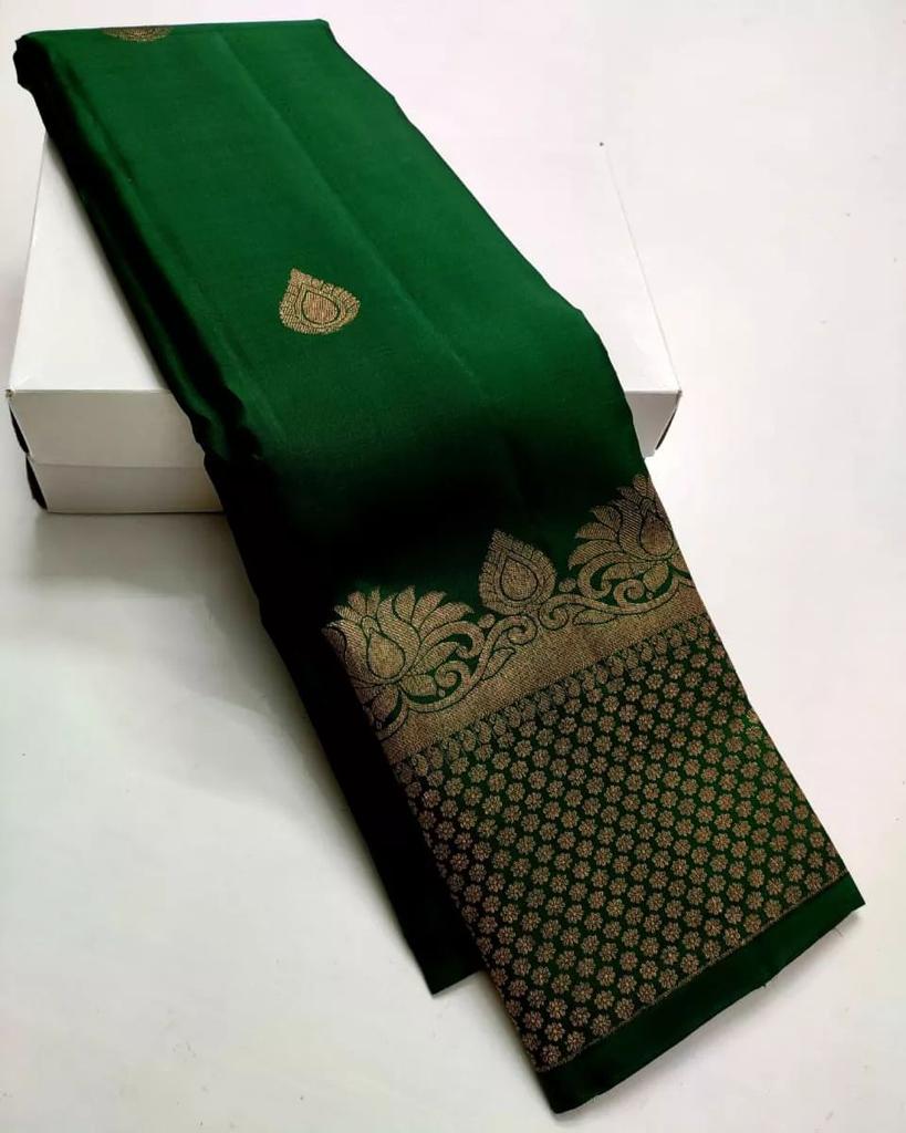 Denouement Dark Green Soft Silk Saree With Quixotic Blouse Piece