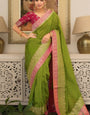 Capricious Green Soft Silk Saree With Verdant Blouse Piece