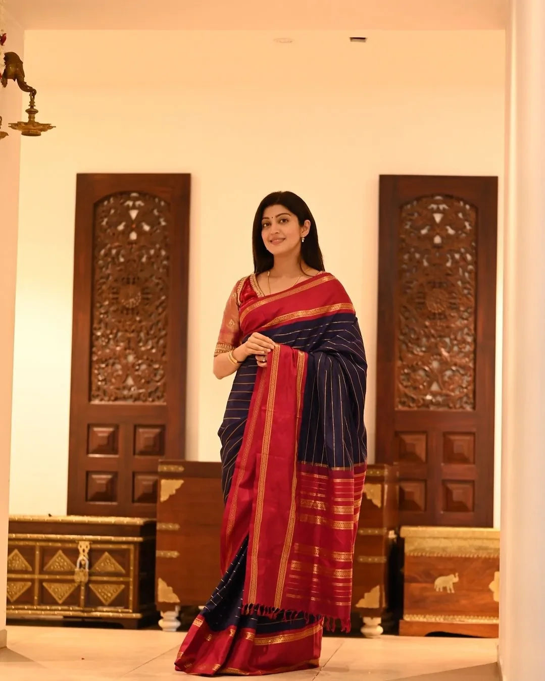 Groovy Navy Blue Soft Silk Saree With Exquisite Blouse Piece