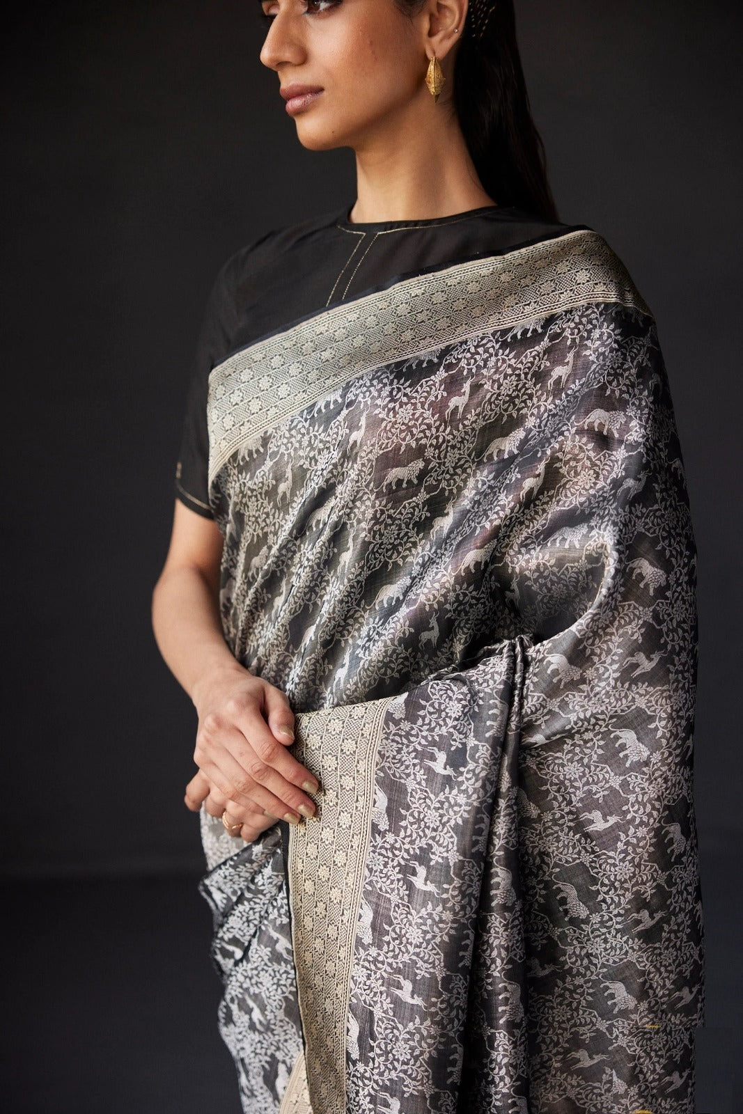 Appealing Black Soft Silk Saree With Ravishing Blouse Piece