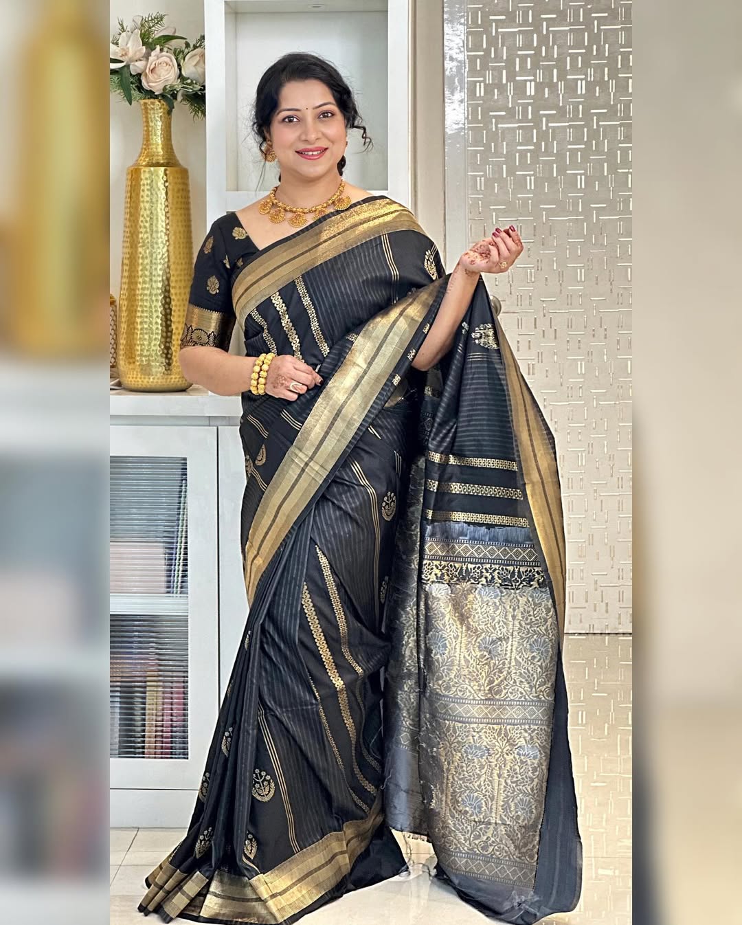 Impressive Black Soft Silk Saree With Prominent Blouse Piece