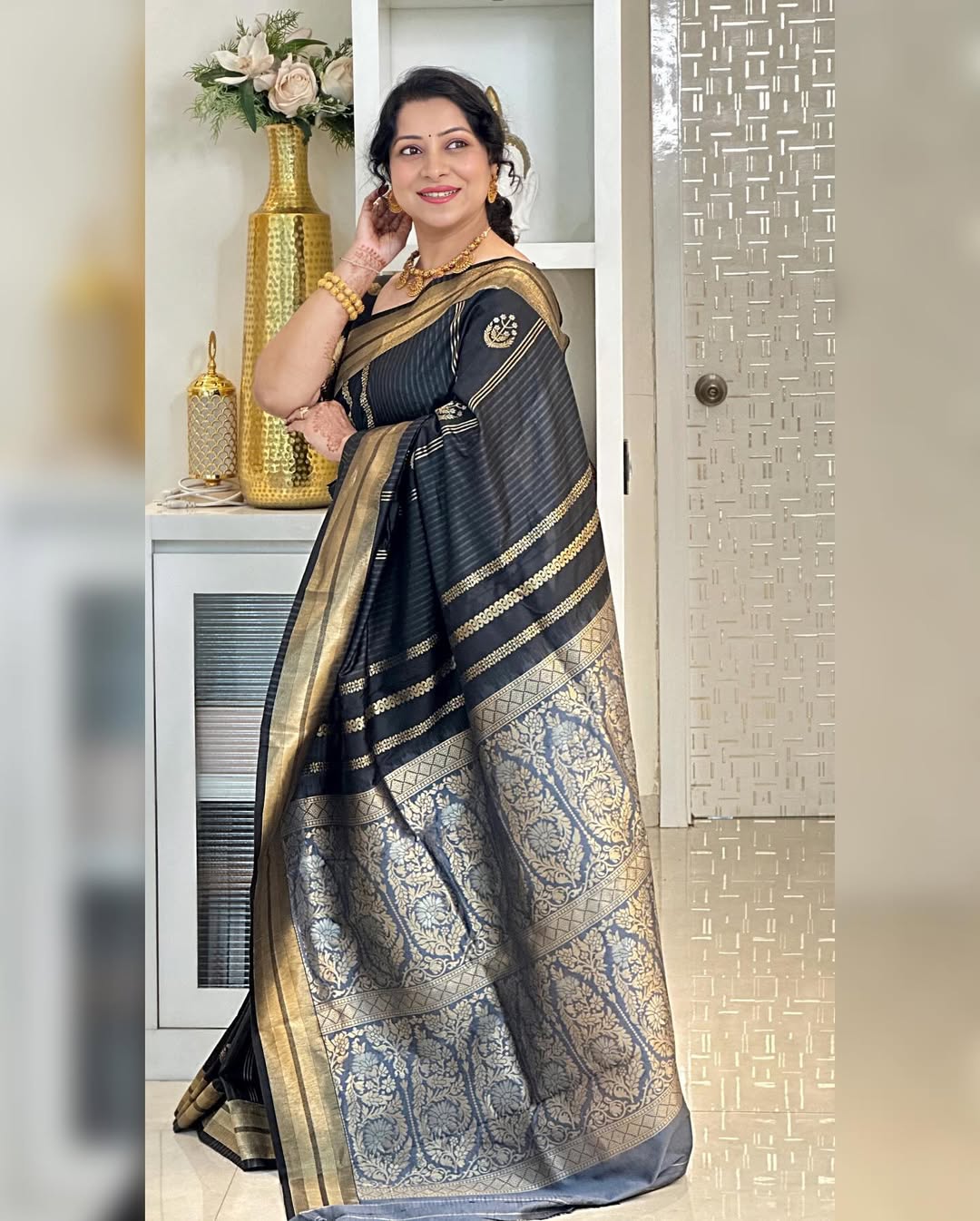 Impressive Black Soft Silk Saree With Prominent Blouse Piece