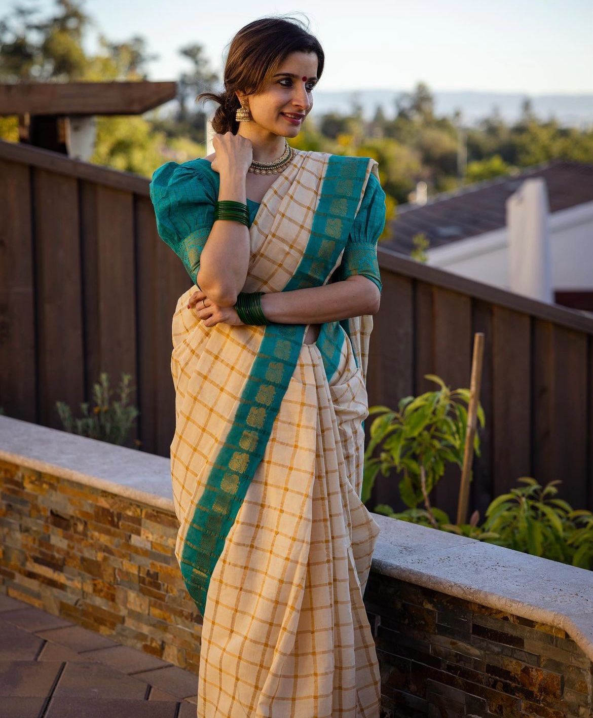 Arresting Beige Soft Silk Saree With Enticing Blouse Piece