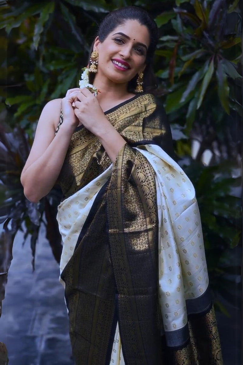 Enamoring Off White Soft Silk Saree With Lovely Blouse Piece