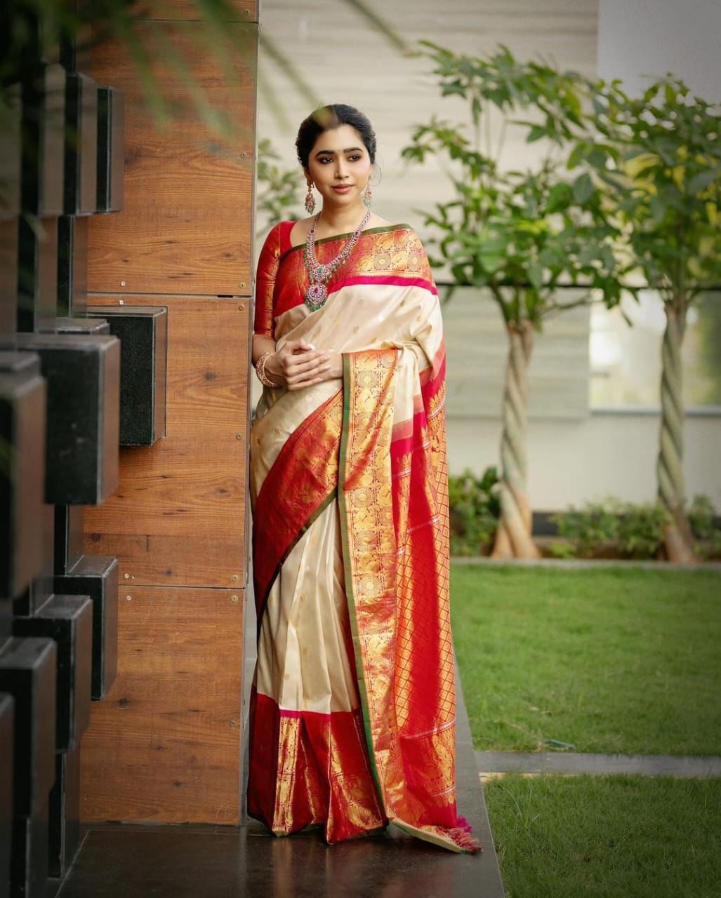 Blooming Stunning Beige Soft Silk Saree With Nectarous Blouse Piece