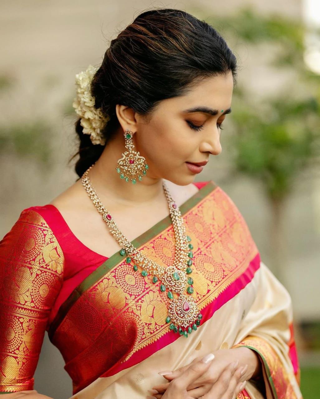 Blooming Stunning Beige Soft Silk Saree With Nectarous Blouse Piece