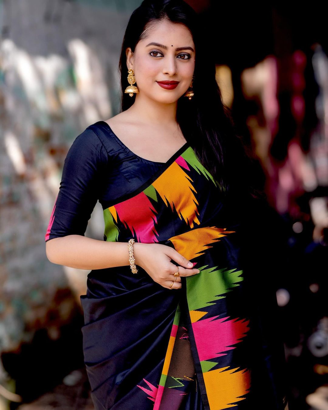 Scrumptious Black Soft Silk Saree With Pulsating Blouse Piece