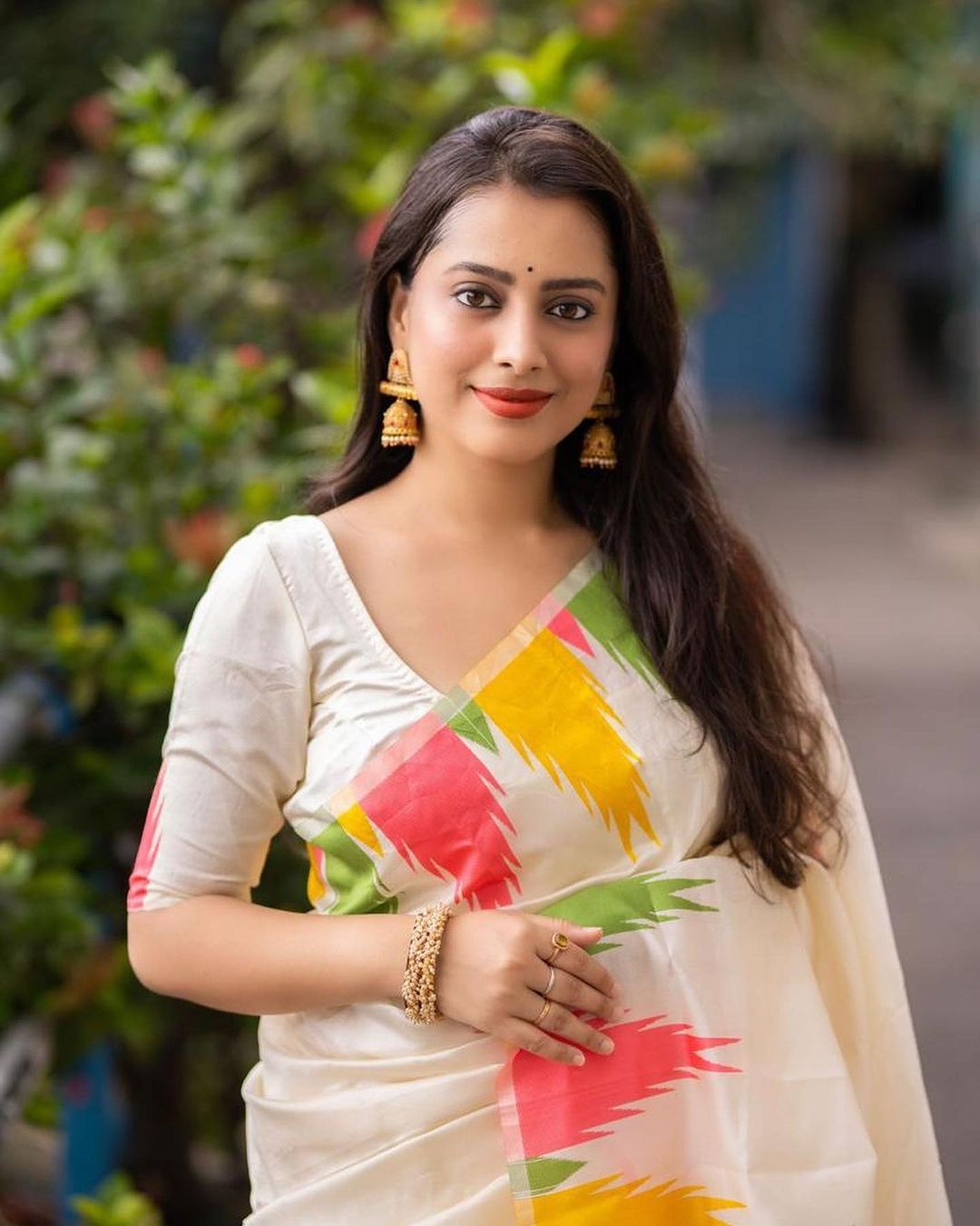 Gorgeous Off White Soft Silk Saree With Preferable Blouse Piece