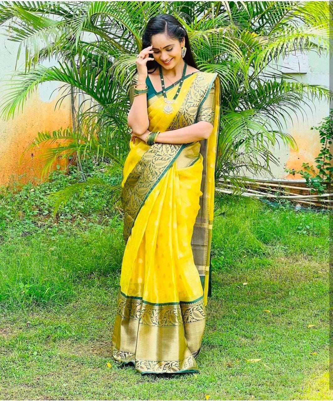 Conflate Yellow Soft Silk Saree With Woebegone Blouse Piece