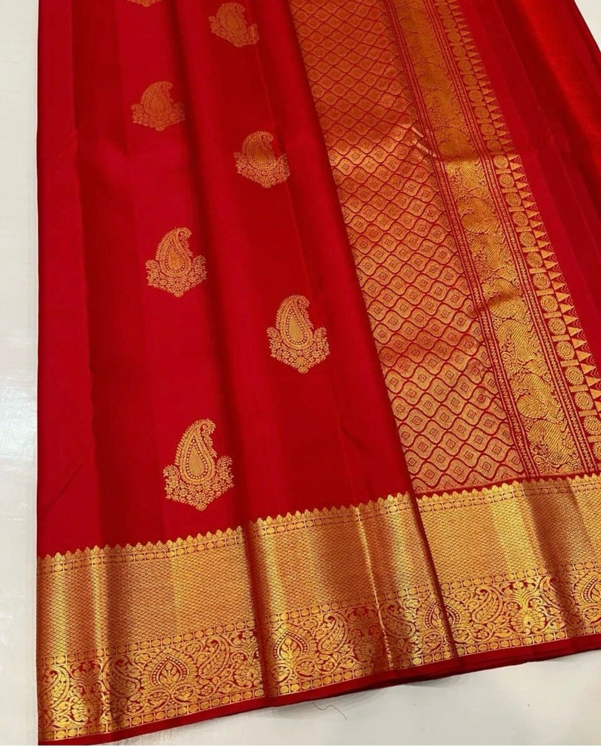 Adorable Red Soft Silk Saree With Excellent Blouse Piece