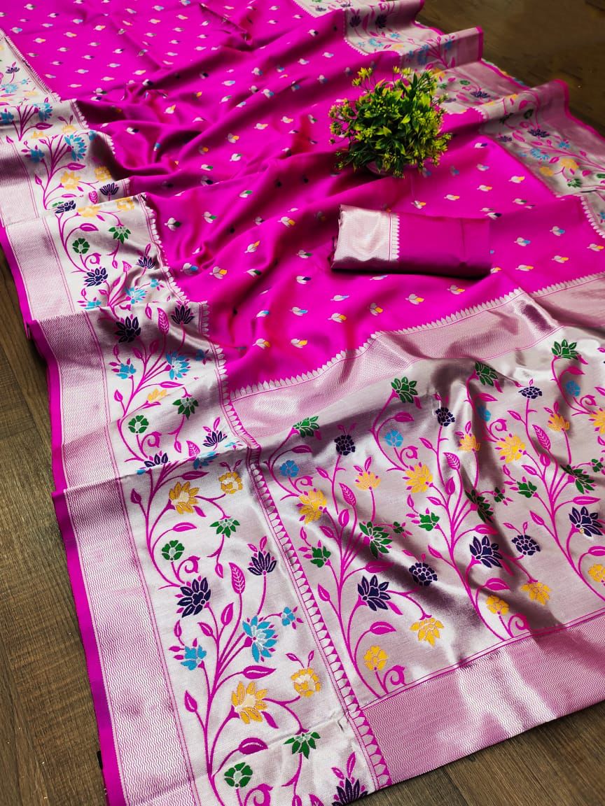 Evocative Magenta Paithani Silk Saree With Fragrant Blouse Piece