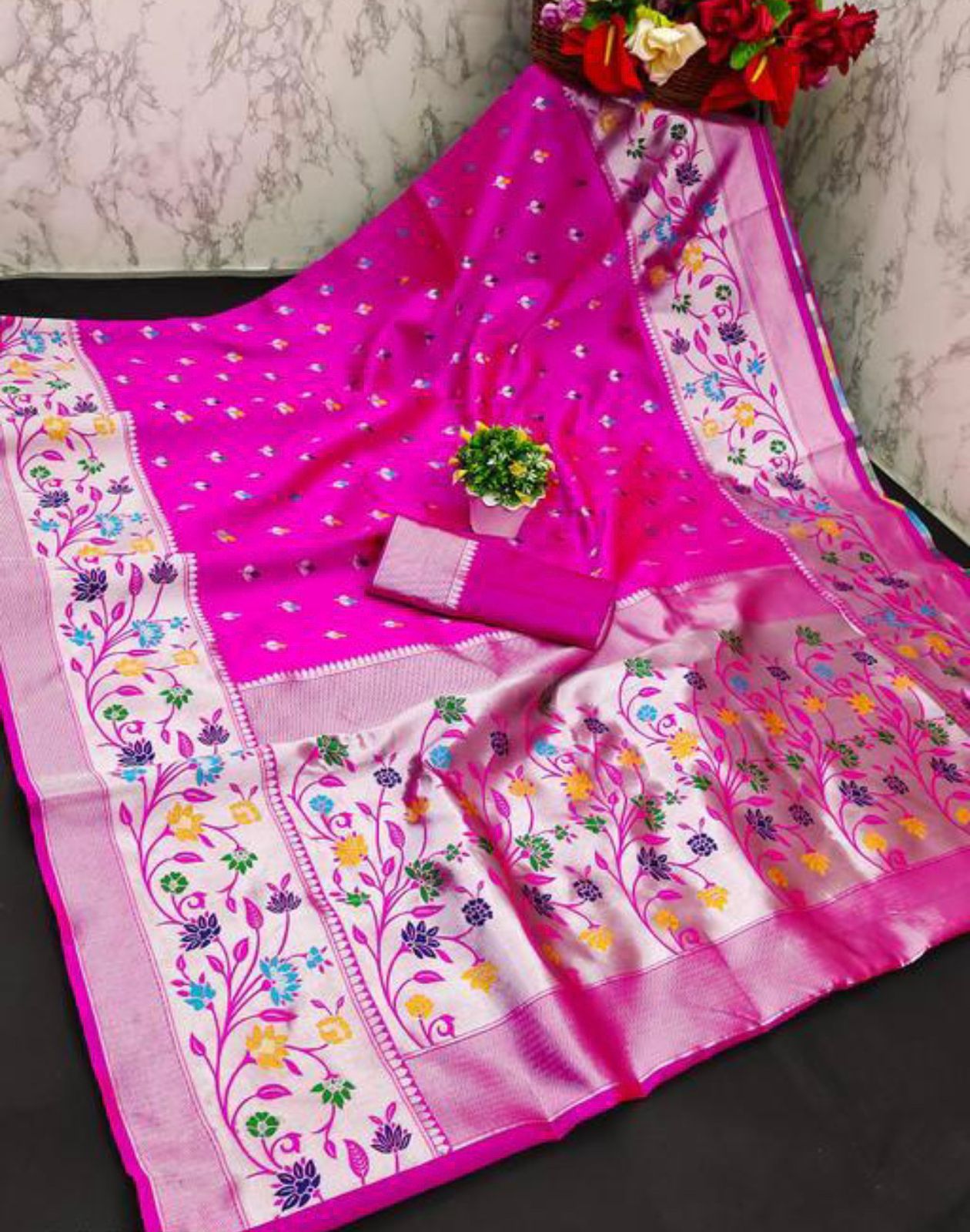 Evocative Magenta Paithani Silk Saree With Fragrant Blouse Piece