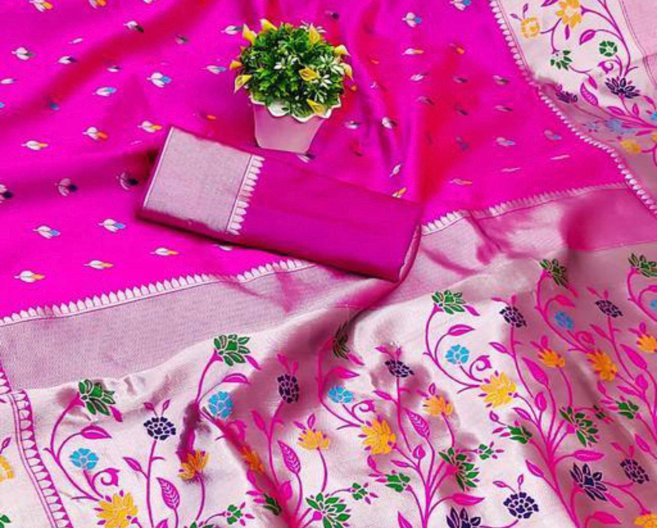 Evocative Magenta Paithani Silk Saree With Fragrant Blouse Piece