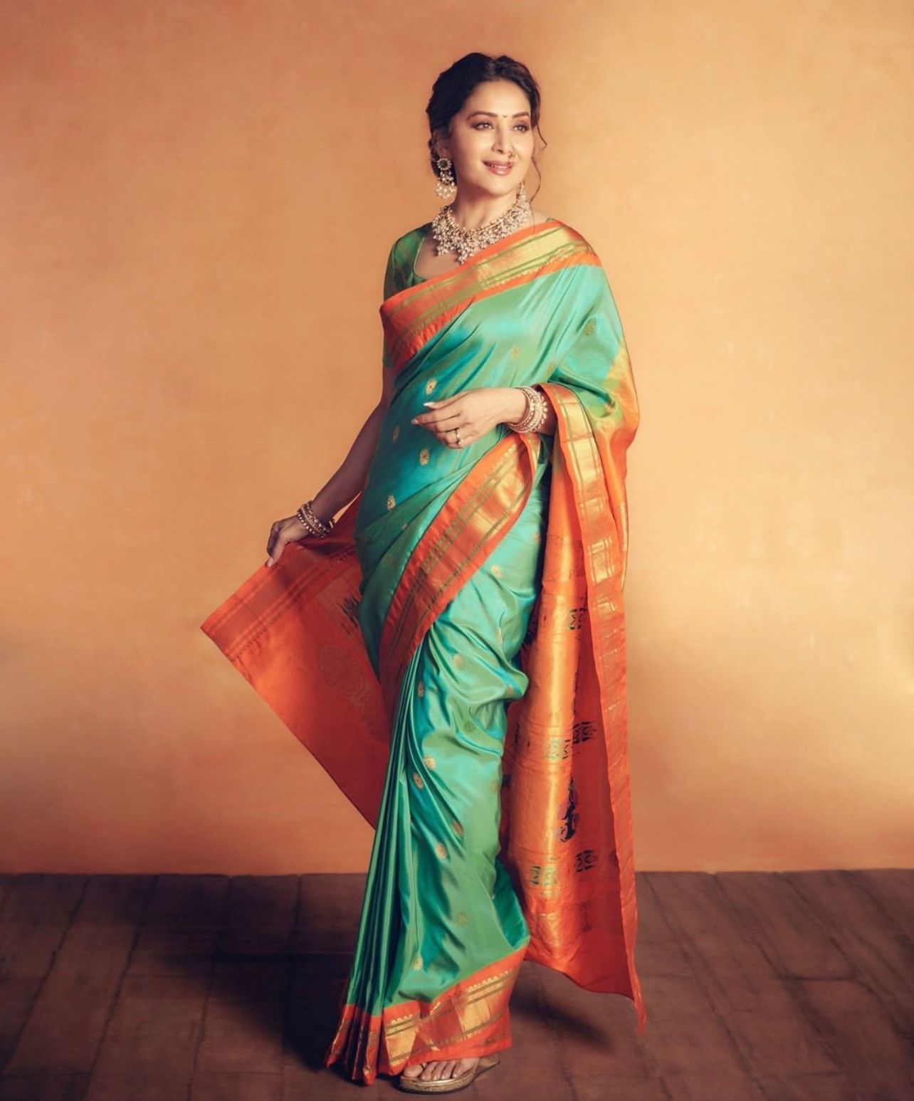 Ailurophile Firozi Soft Silk Saree With Serendipity Blouse Piece